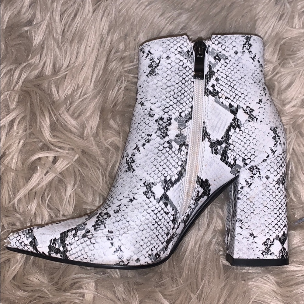 Snakeskin booties - Picture 2 of 4